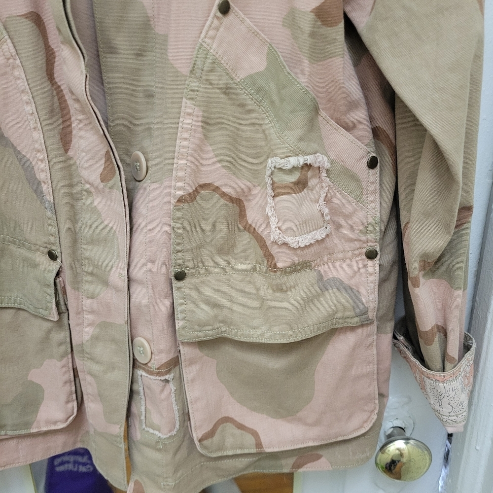 Anthropologie Distressed Camouflage Utility Jacket Size Med NWOT Gorpcore - Picture 7 of 10
